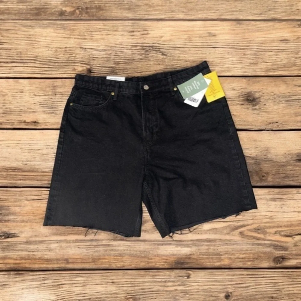 New!! H&M Baggy Bermuda Shorts